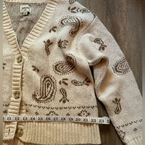 American Eagle Cardigan - Picture 2 of 8